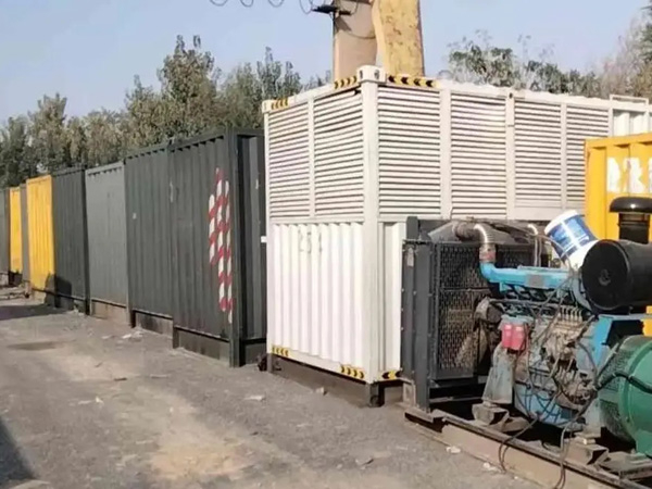 龙泉驿200KW柴油发电机机组每小时油耗是多少？